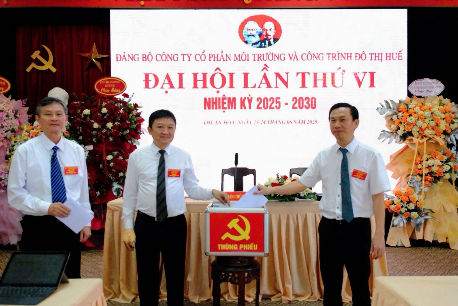 ĐẠI HỘI ĐẢNG BỘ CÔNG TY CỔ PHẦN MÔI TRƯỜNG VÀ CÔNG TRÌNH ĐÔ THỊ HUẾ